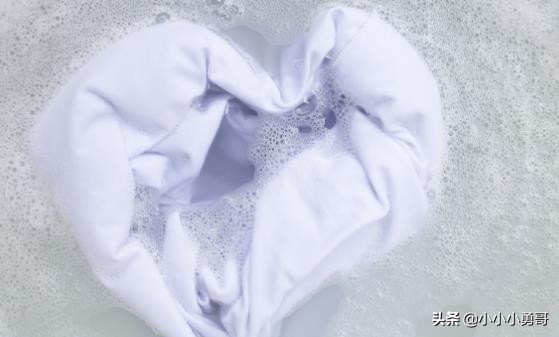 白t恤顽固黄渍怎么洗白小妙招,保养白t恤的5个小妙招