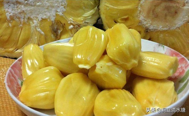 菠萝蜜切开有白色的黏液正常的吗,菠萝蜜上的黏液如果弄手上怎么办