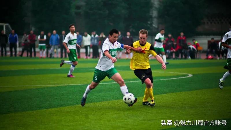 洪雅教体局“五育并举”报道之四：“玩转”校园足球共享运动乐趣