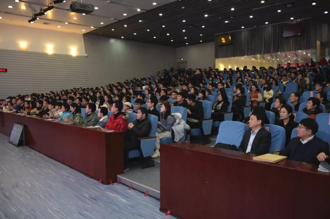 法大学子围绕“四大检察”“十大业务”密集发问，且听法律老学长作答