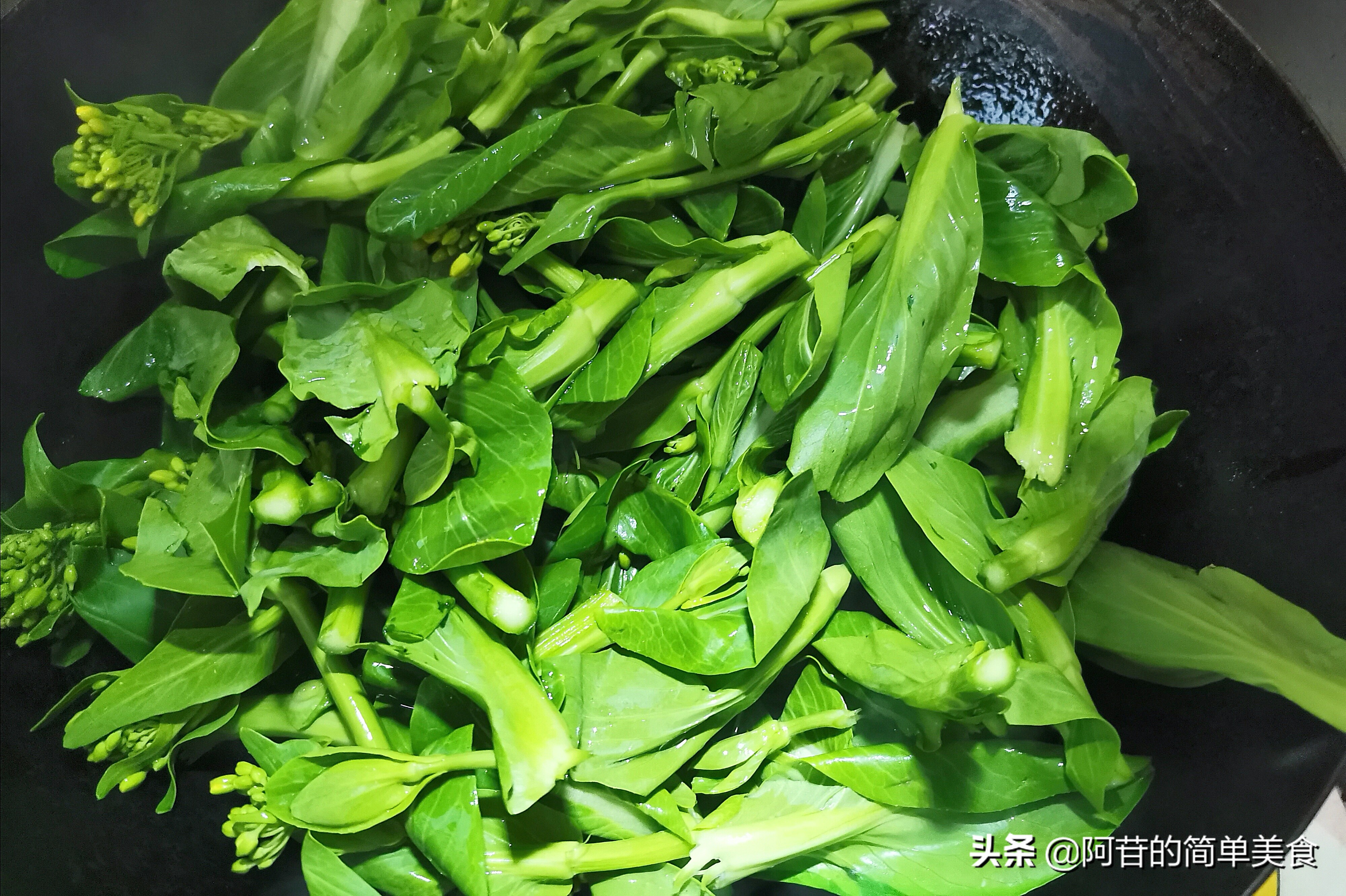 油菜苔炒火腿,春季素炒油菜苔
