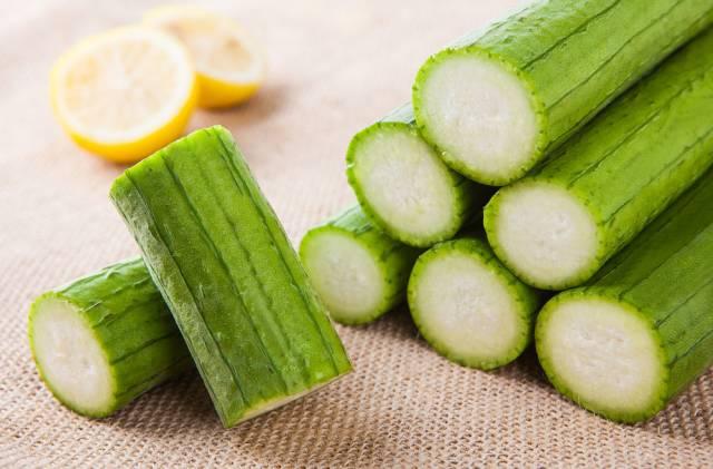 丝瓜曾在我的指背上游走,它默默无言,却做了一件大事