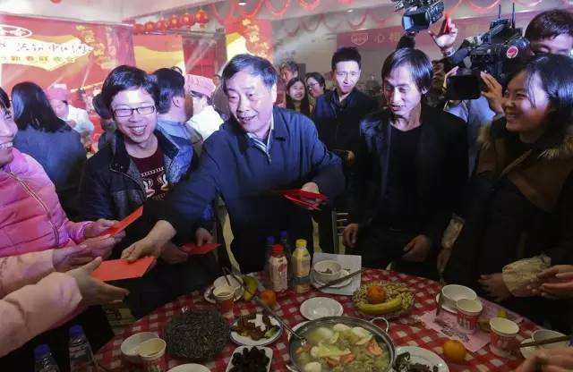 20岁开始创业一路走来真的不容易,42岁才开始创业