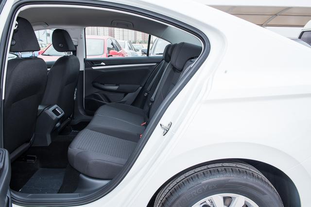 大众宝来1.5L—终于变成了别人的样子，只有省油和空间的优点