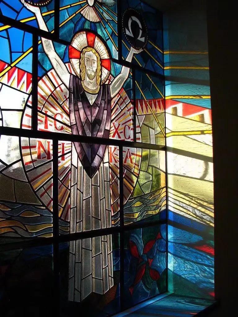 玻璃花窗光影,玫瑰花窗的光影