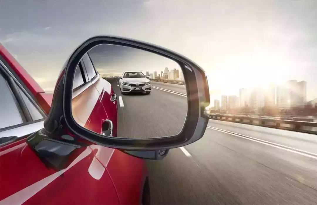 在小区内后视镜刮蹭怎么处罚,后视镜小刮蹭要不要补漆