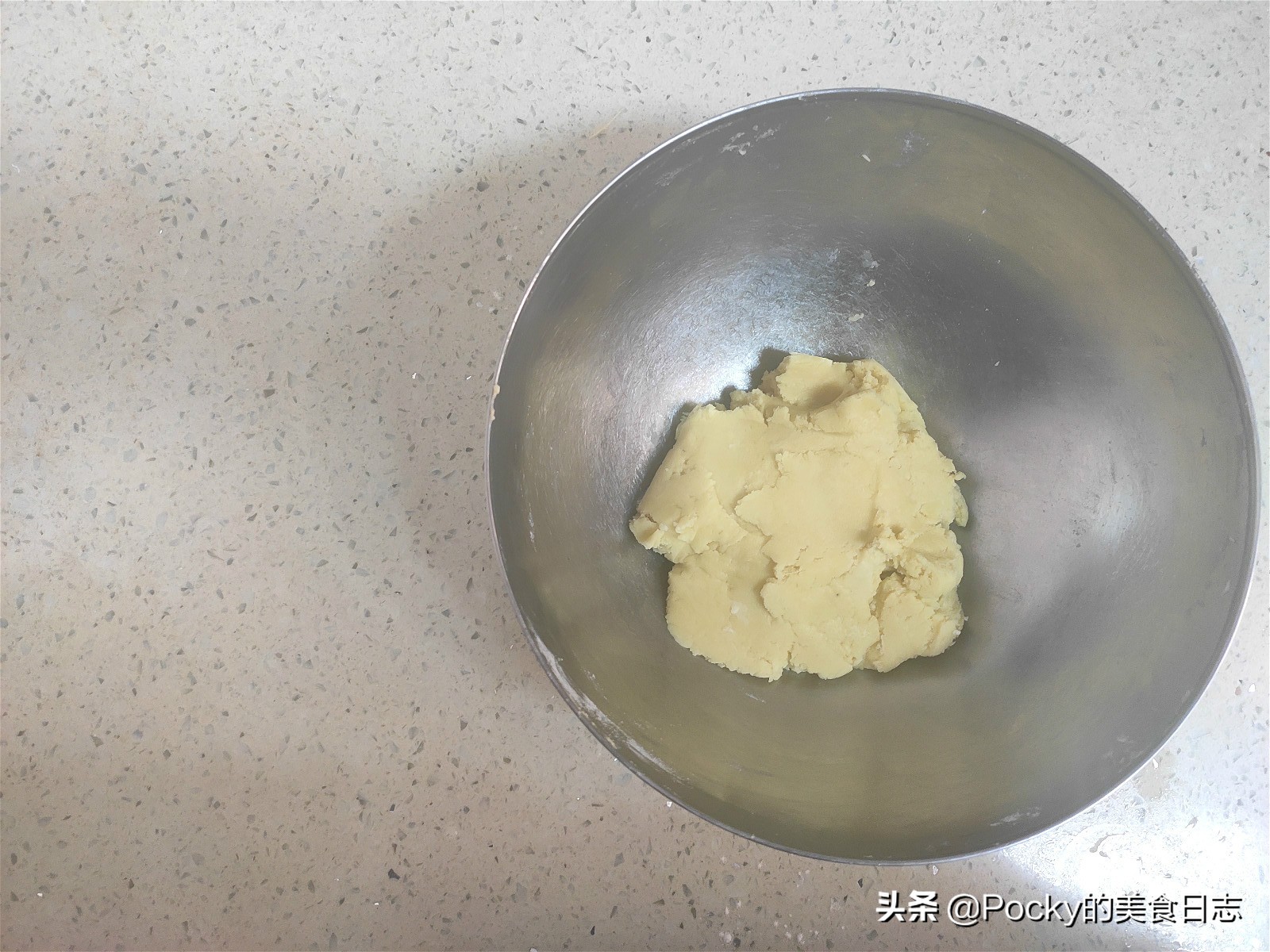 日本ins网红零食焦糖奶油饼干,日本一款抹茶夹心饼干