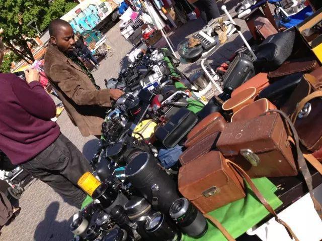 深夜除了晒烤串，还能晒太阳