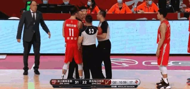 吴庆龙杨鸣赛后握手视频,杨鸣回归辽篮吴庆龙怎么办