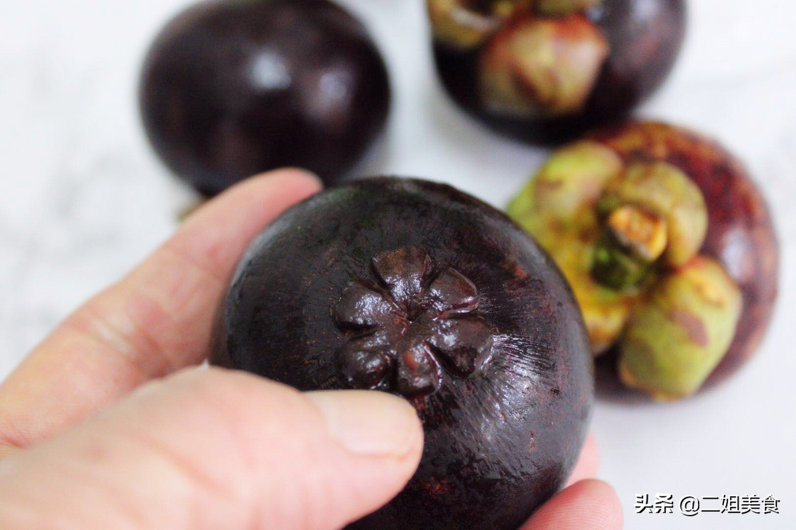 山竹怎么样才能剥下皮,怎么剥山竹不脏手