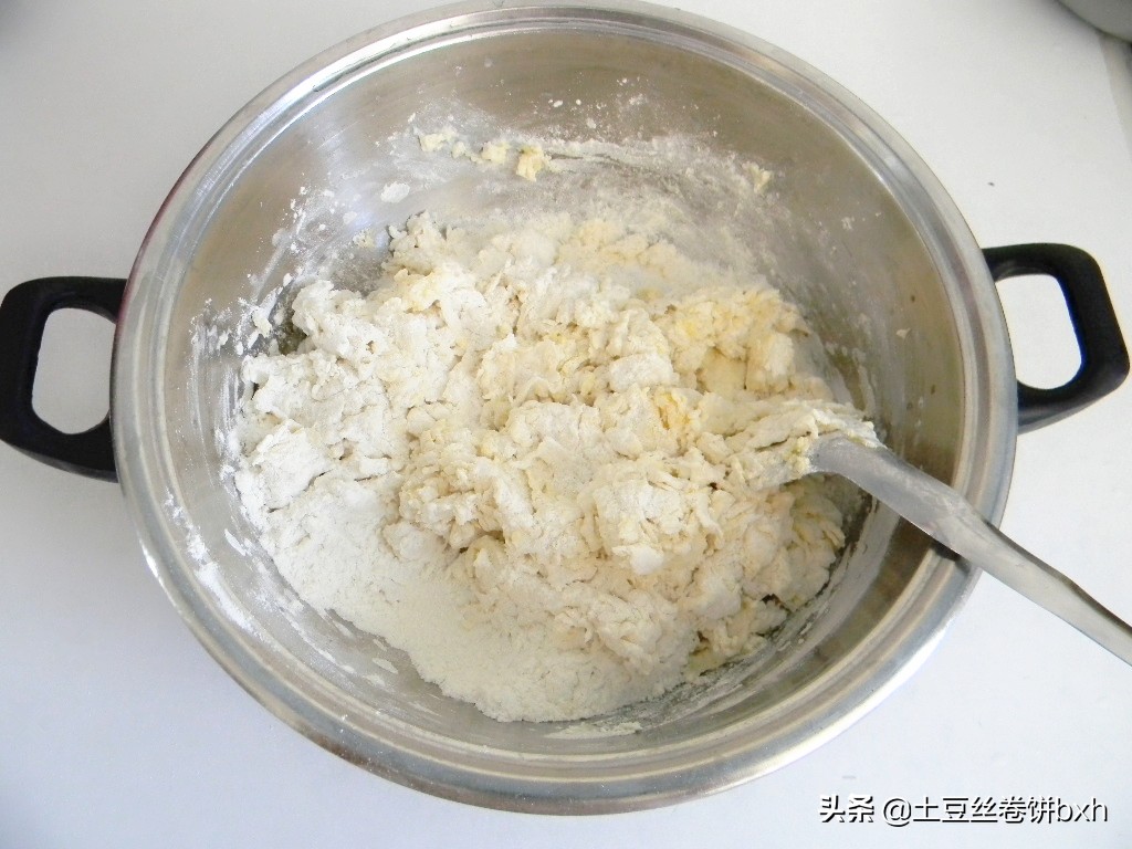 网红酸奶油条怎么做又蓬松又香,冷冻网红酸奶奶油大油条做法