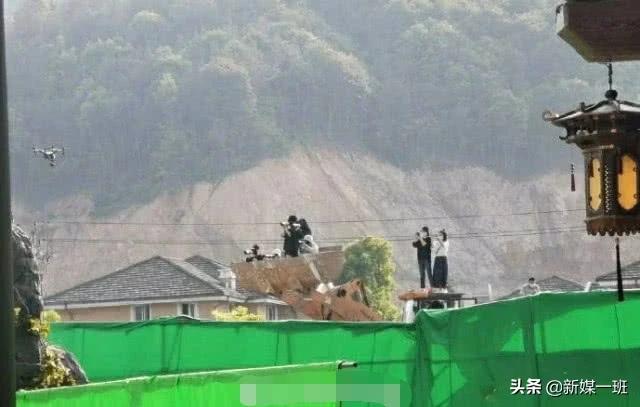 皓衣行被站姐埋伏,皓衣行路透爬楼梯