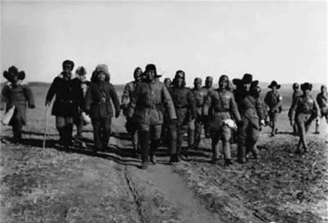 绥远战役，*荣臻聂**联手贺龙未克傅作义，聂帅总结：不打无把握之仗