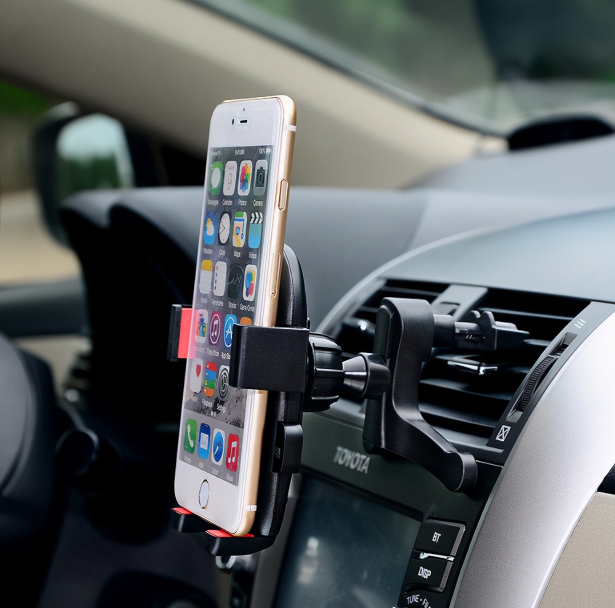 车主注意千万别在车内放它,私家车开车走高速注意事项