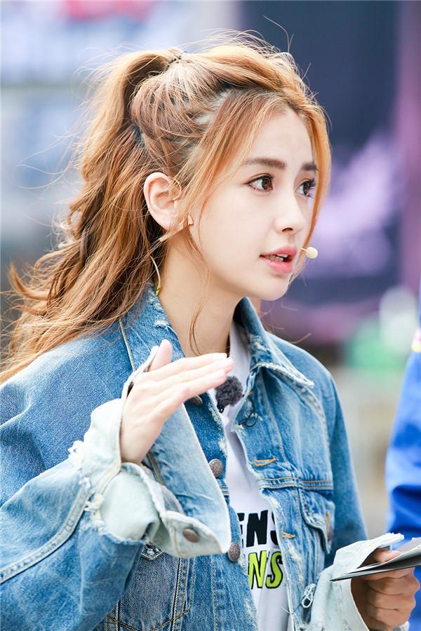 迪丽热巴杨幂穿搭,杨幂迪丽热巴穿衣风格