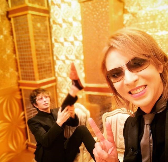 这两位日本知名*男美**大佬，私下竟是这种“不正常”关系？