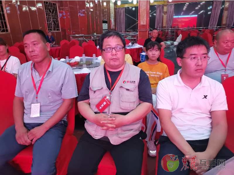 平山:汇聚八方众报友回舍镇上再聚首