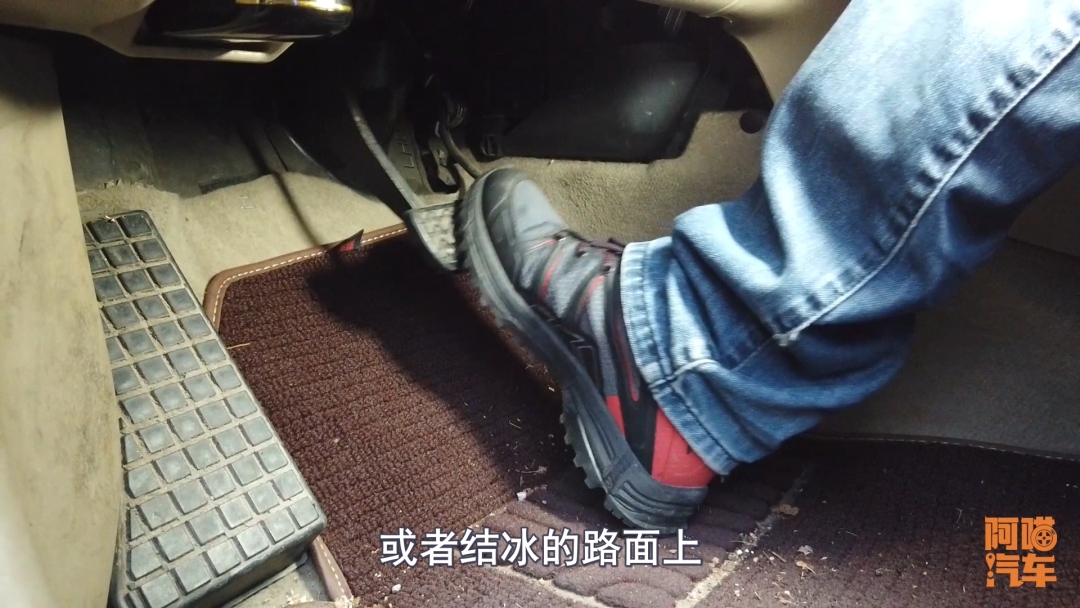 雪天安全行车要领,冬季雪天行车的安全措施有哪些