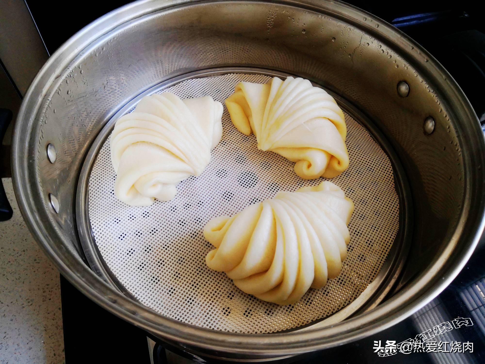 为啥蒸出来的面条是黏的,面食蒸了为什么会塌