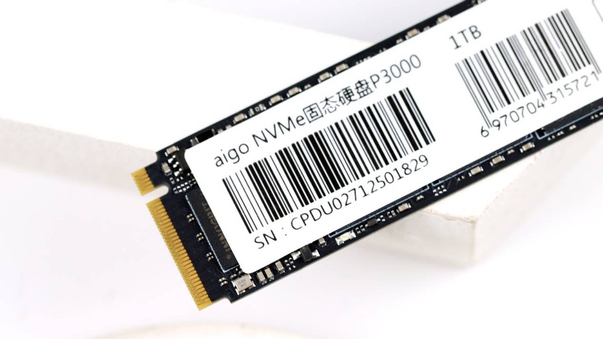 最新固态硬盘到底买哪个品牌,新品牌的固态硬盘推荐哪款