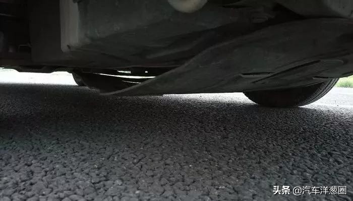 汽车发动机护板有啥好处,家用车到底要不要装发动机护板