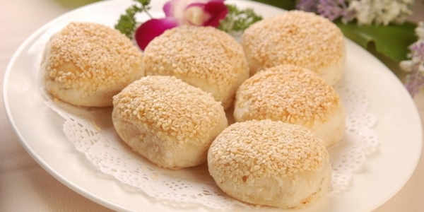 简单又美味的烧饼好吃到停不下来,像面包一样外酥里嫩的烧饼