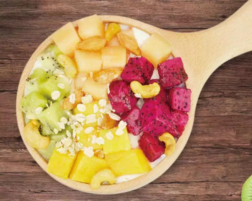 尝一口甜酸奶,尝一口酸奶