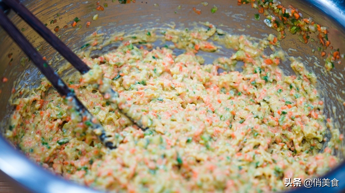 不放鸡蛋的青萝卜丸子,萝卜丸子这样做金黄酥脆美味解馋