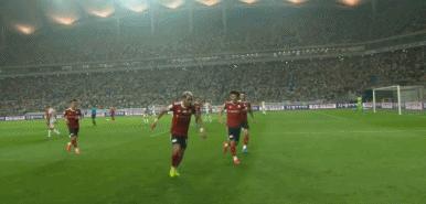 尤文门将c罗,尤文球迷鼓掌c罗