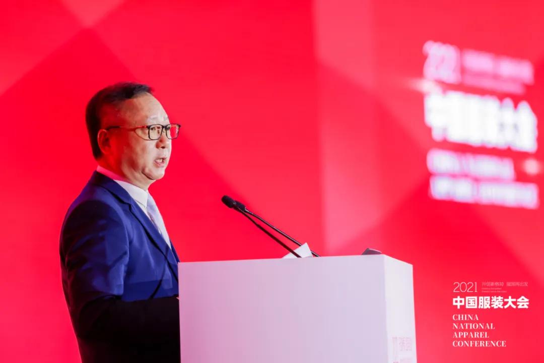 孙瑞哲会长：以衣载道，以业兴国
