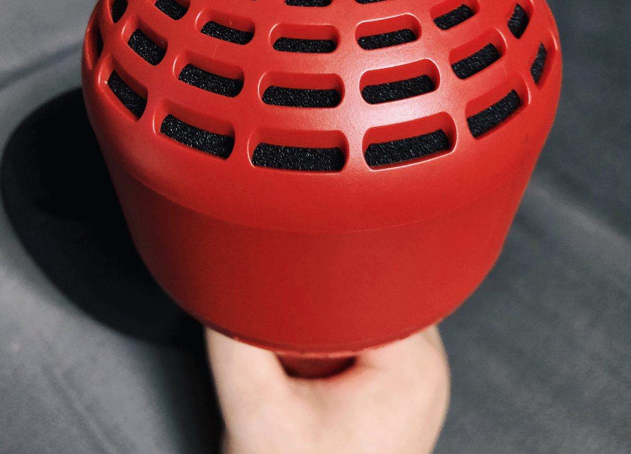 送给女朋友，她一定爱不释手。家庭聚会的法宝！小巨蛋麦克风Q5