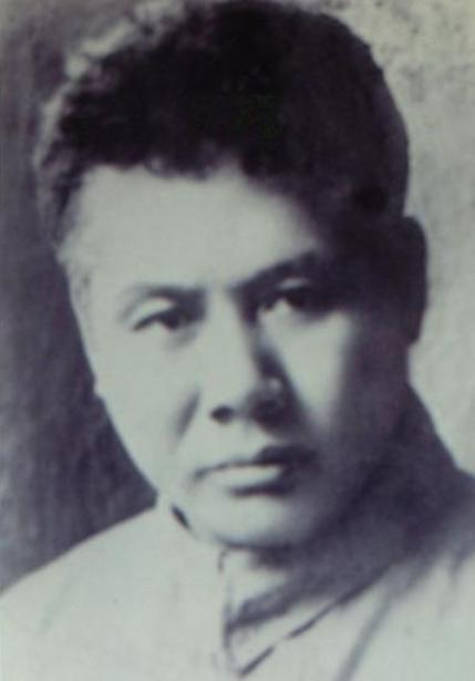 1934年，一个浑身恶臭的乞丐来到瑞金，趴在地上喊：我要找周恩来