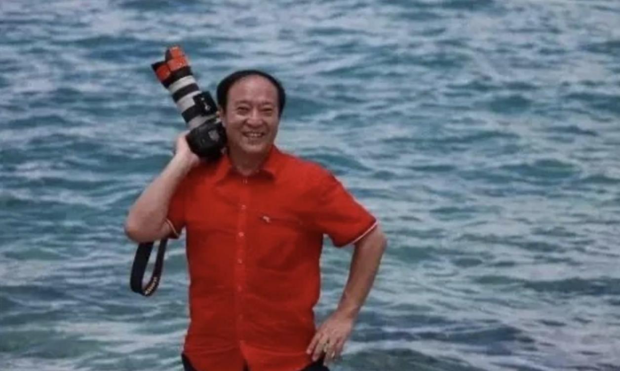 冯巩牛群离开演艺圈,牛群和冯巩后来的关系