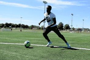 实战简单过人技巧,双变向过人如何做到精髓