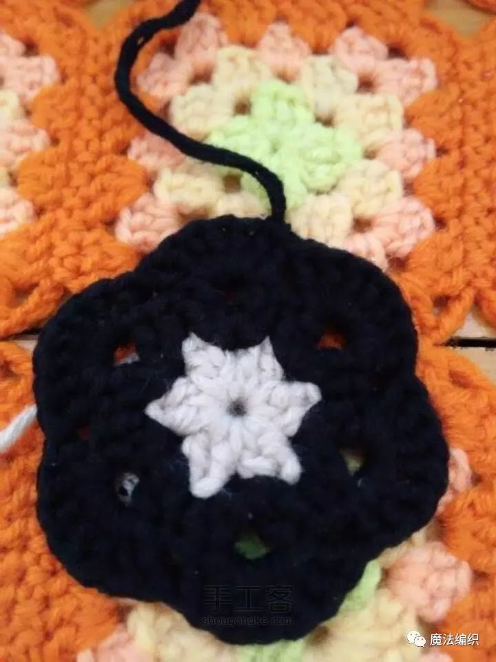 毛线钩织足球教程视频,儿童足球帽编织方法