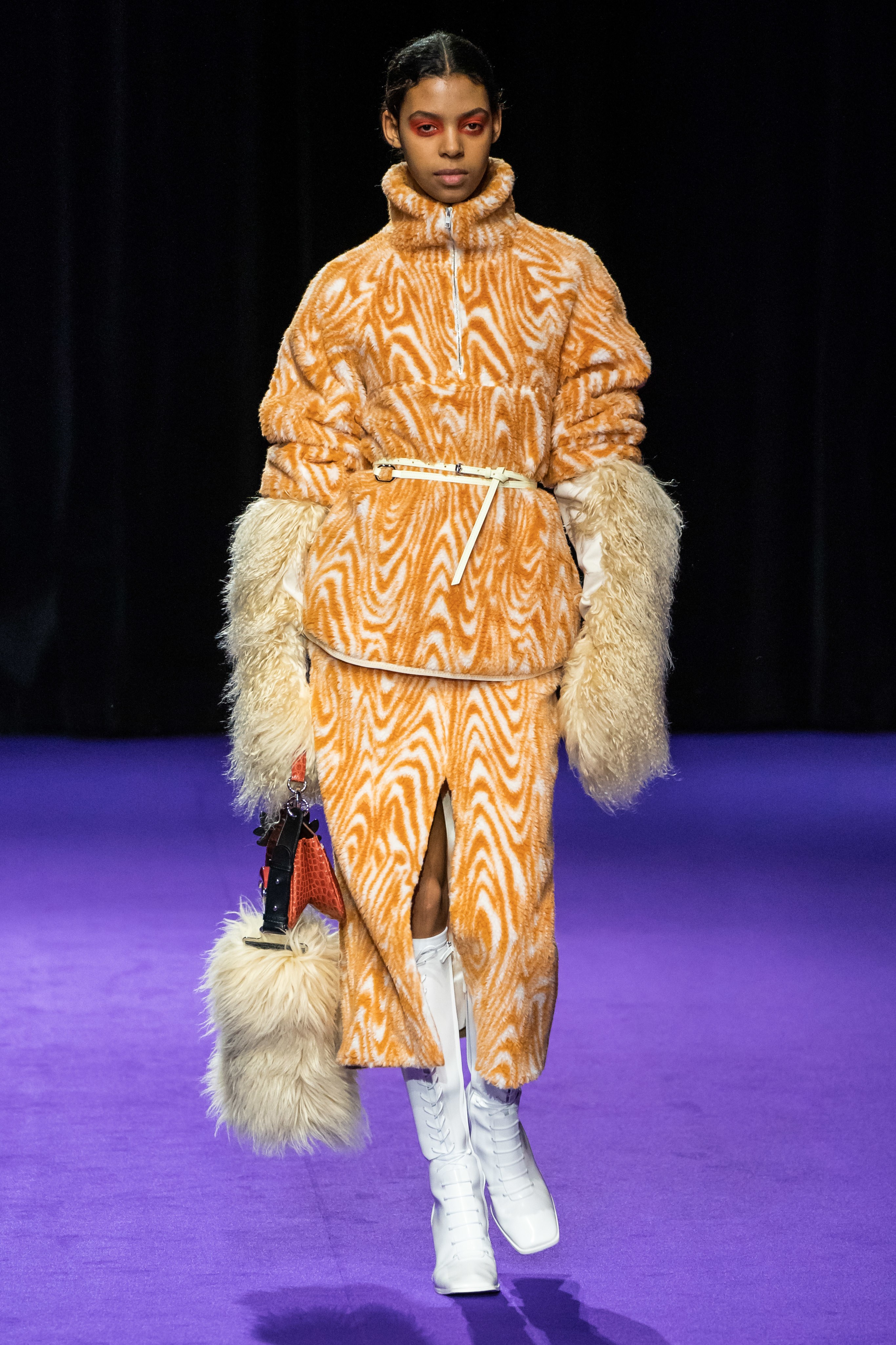 巴黎时装周kenzo,kenzo穿出时尚感