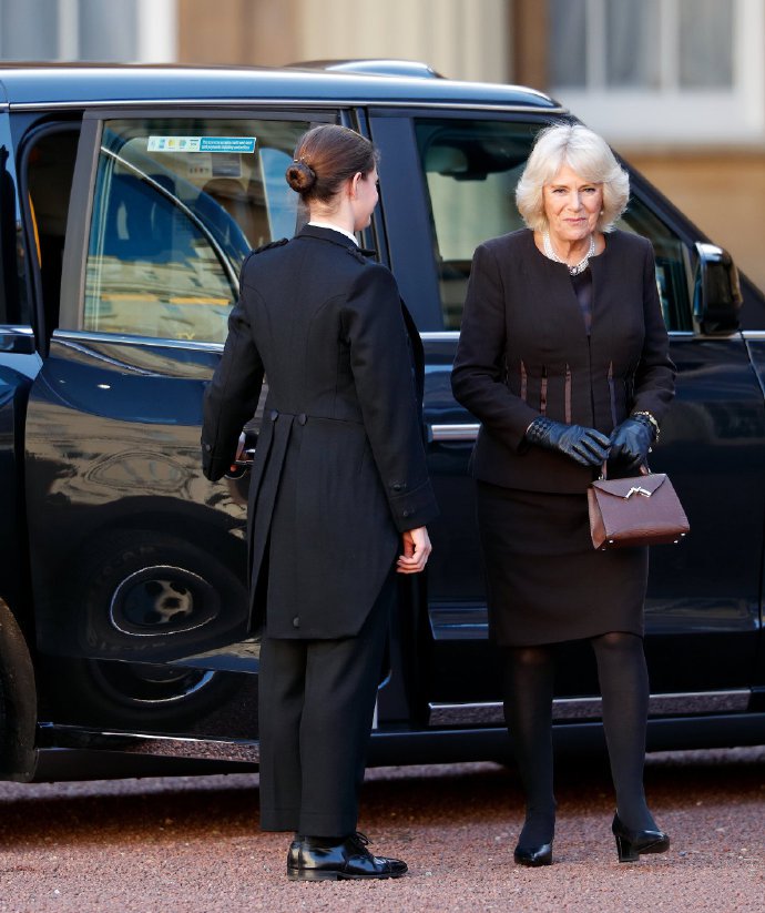 经典的奢侈品包包品牌有哪些,经典款的奢侈品包包有哪些牌子