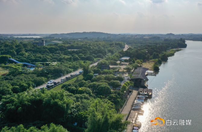 走在乡间小路观赏田园风光体验,看田园风景品乡间生活尝农家美食