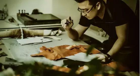 聚变手工皮具高端定制,皮具手工定制