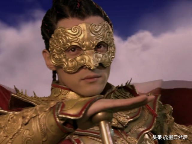 轩辕剑魔君为什么像陈靖仇师傅,轩辕剑陈靖仇宇文拓被魔君改命