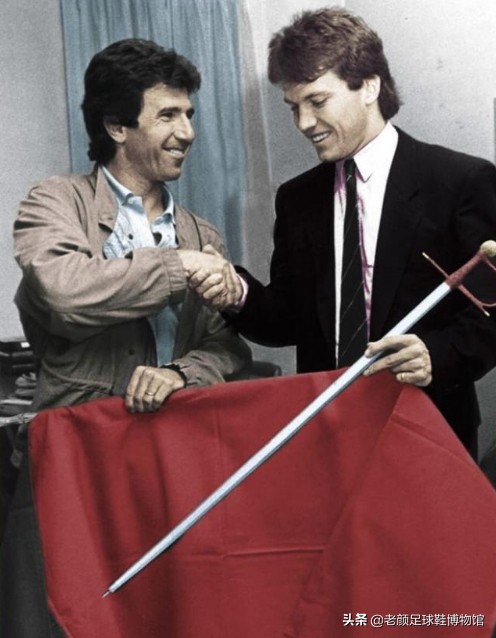 首位蝉联世界足球先生,历届世界足球先生前10名球员