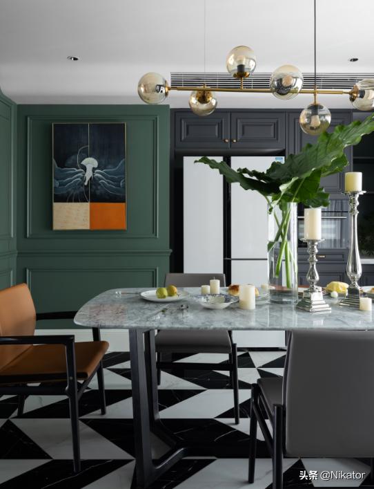 美式装修餐桌用圆的还是方的,餐厅较大餐桌选方的还是圆的好