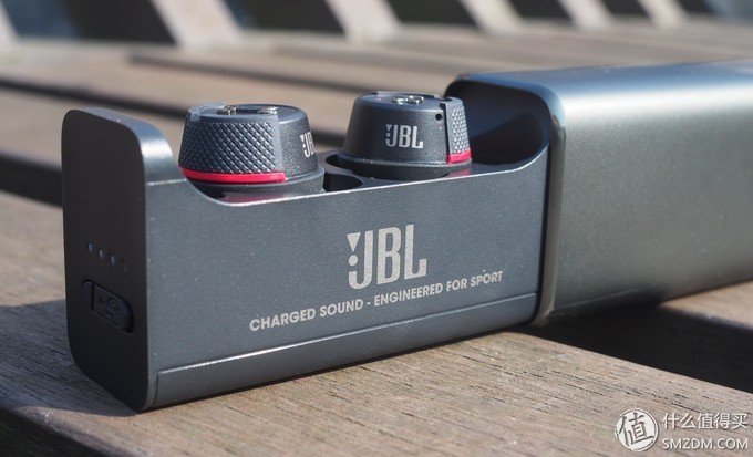 JBLUAFLASH运动耳机,jbl蓝牙运动耳机使用方法