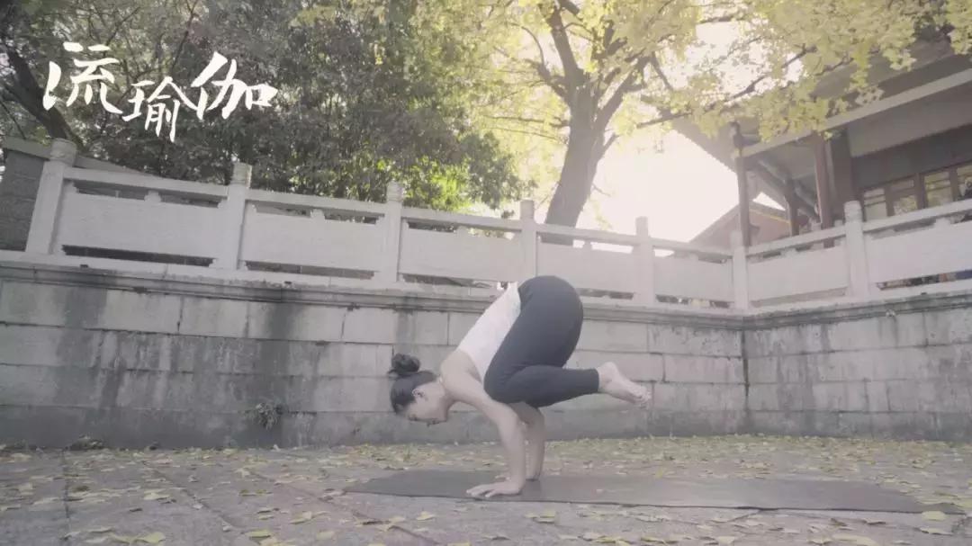 我快30岁了,想转行做瑜伽老师,是不是太晚了”