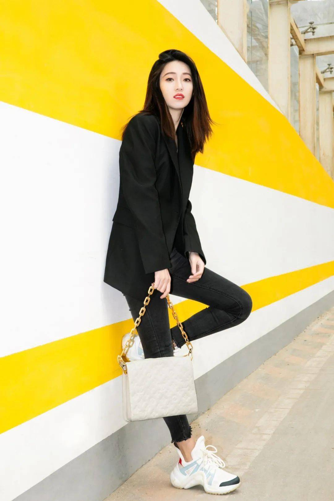 LV新手袋一出，女明星们集体撞包