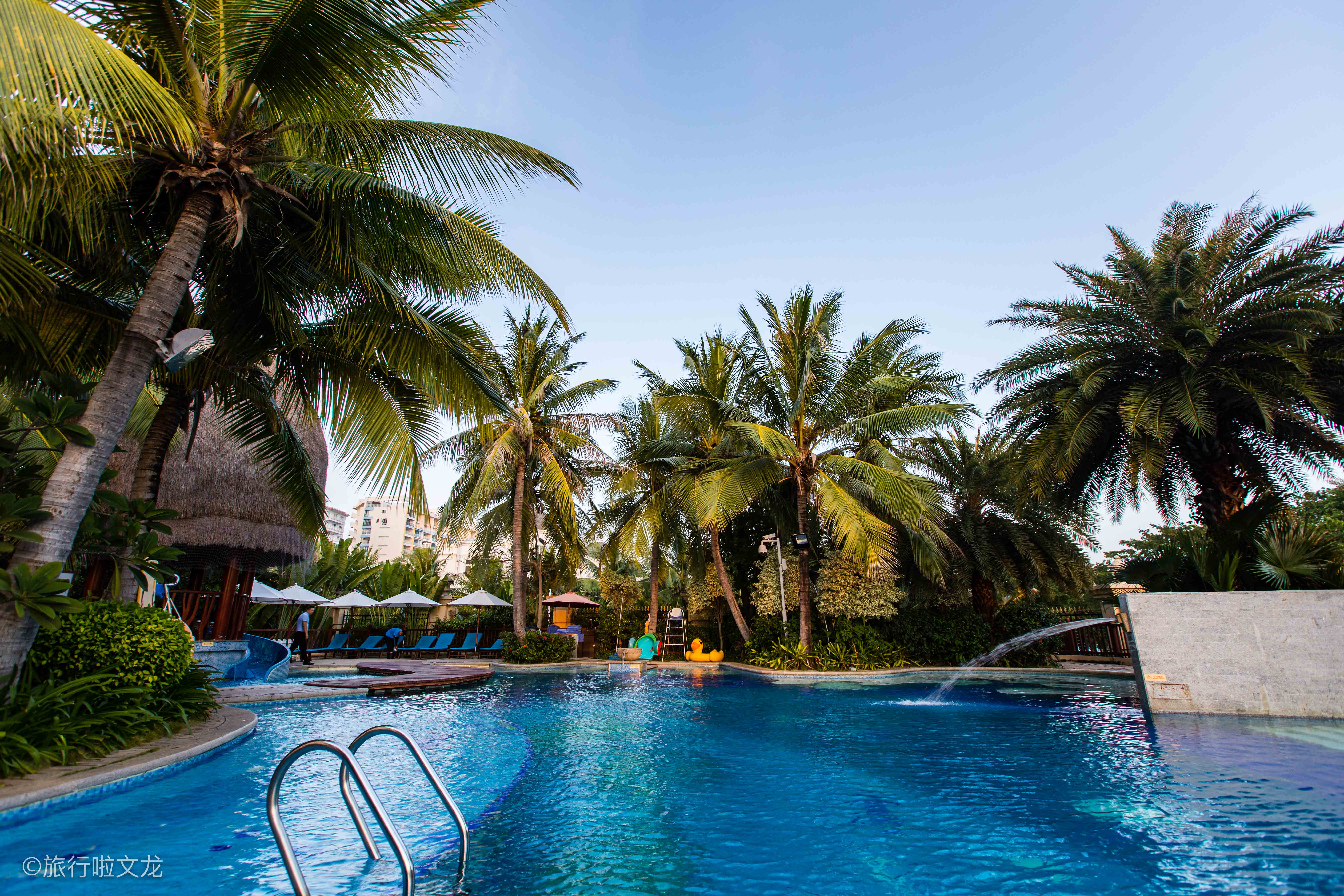 三亚离沙滩只有十米的酒店,三亚最值得推荐的三个酒店