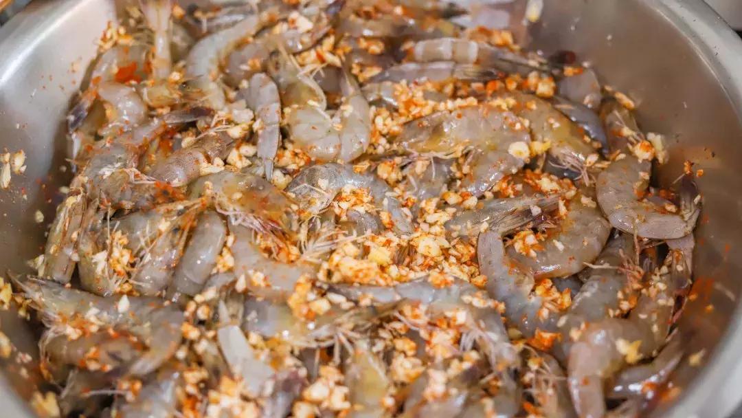 藏在厦门老社区的夫妻炸料摊，20元吃遍鲨鱼鸡腿醋肉菜丸