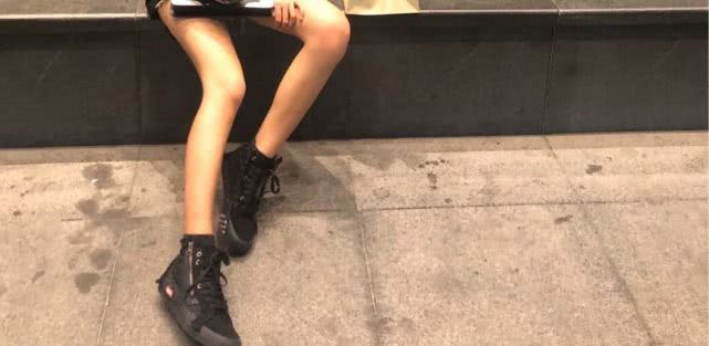 珍惜你的女孩和Vans