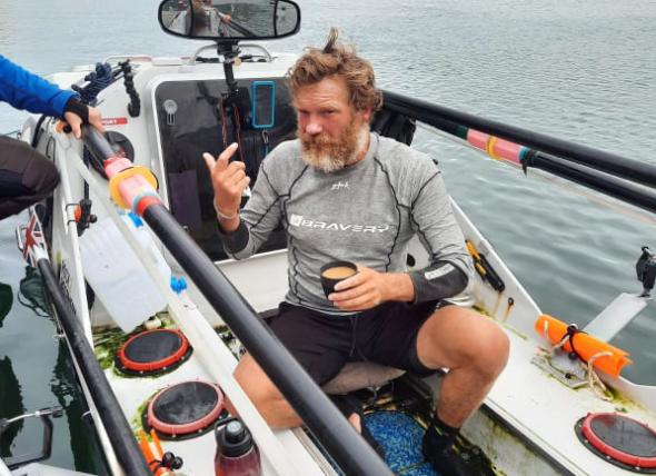 英国退役陆战队员的二次创业：独自横渡大西洋，善款捐给伤残军人