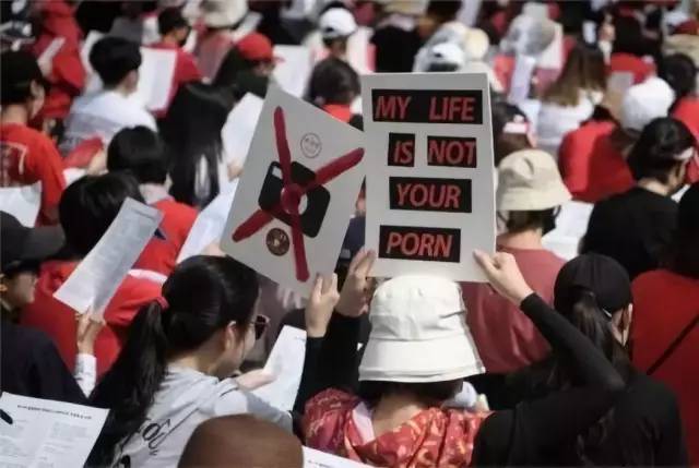 别脱衣，床边有个摄像头！*拍偷**产业链下，中国人再无隐私？